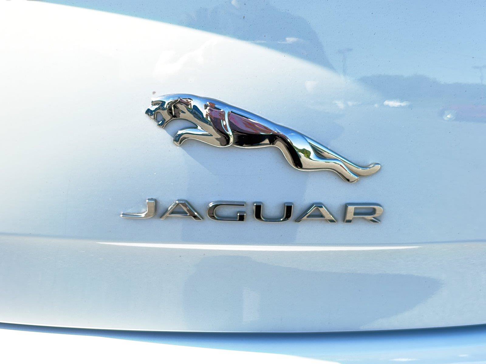 Used 2016 Jaguar XJ Supercharged RWD image 48