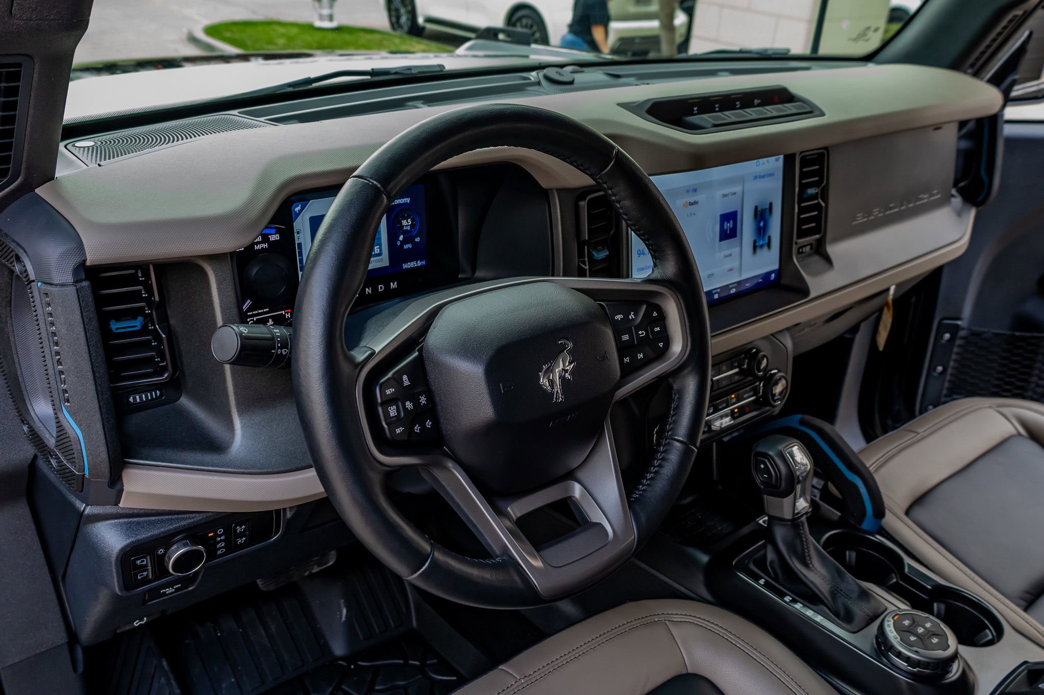 Used 2024 Ford Bronco Wildtrak image 16