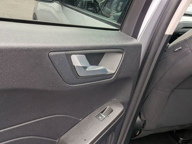 Used 2021 Ford Escape SE image 26