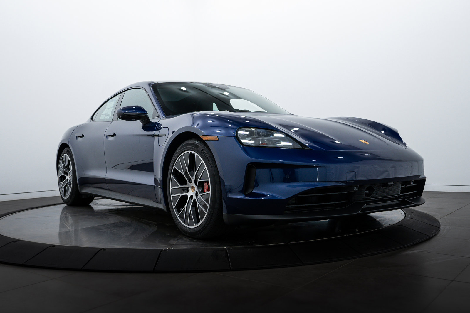 New 2025 Porsche Taycan 4S image 9