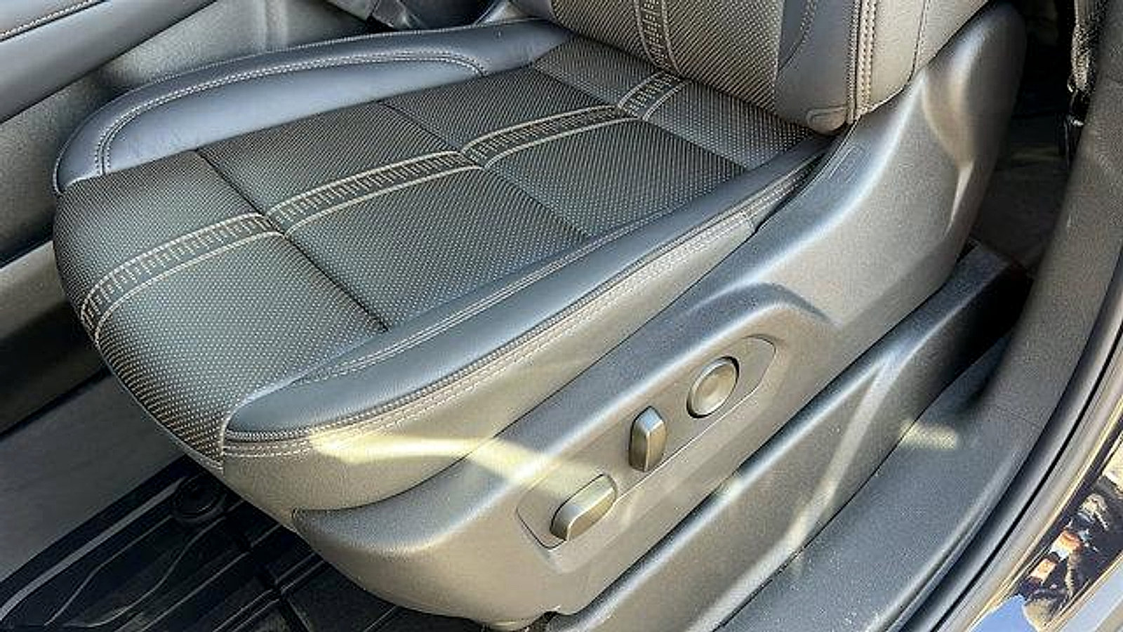 New 2026 Chevrolet Suburban High Country image 24