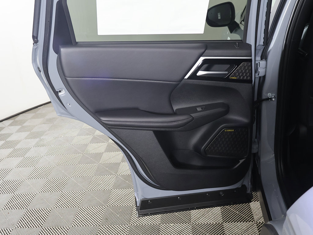 New 2026 Mitsubishi Outlander SE FWD image 26