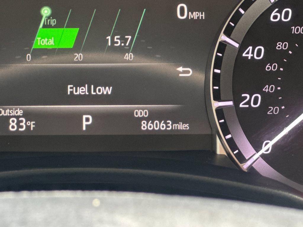 Used 2023 Toyota Highlander XLE FWD image 27