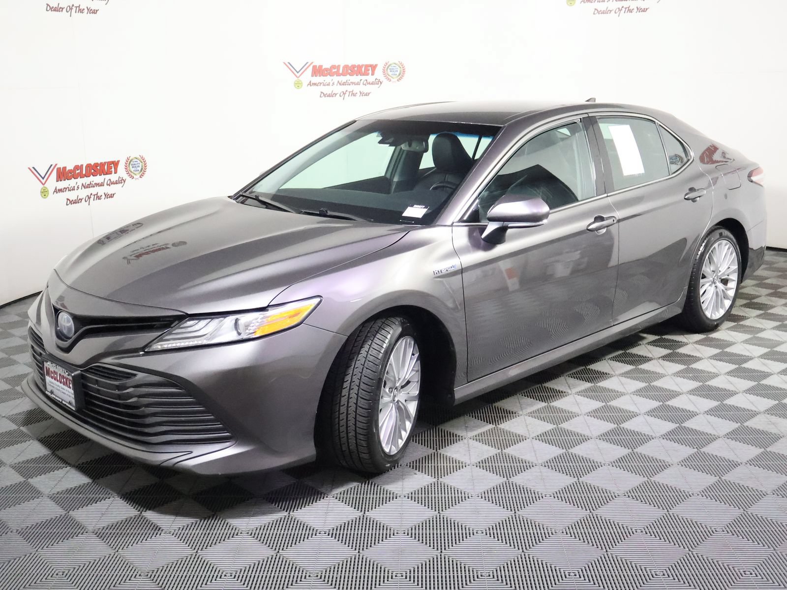 Used 2020 Toyota Camry XLE FWD image 13