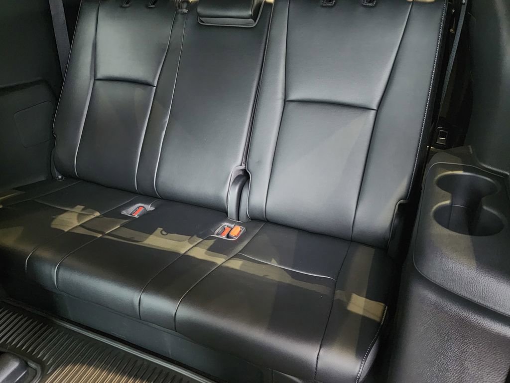 Used 2023 Toyota Highlander XSE FWD image 15