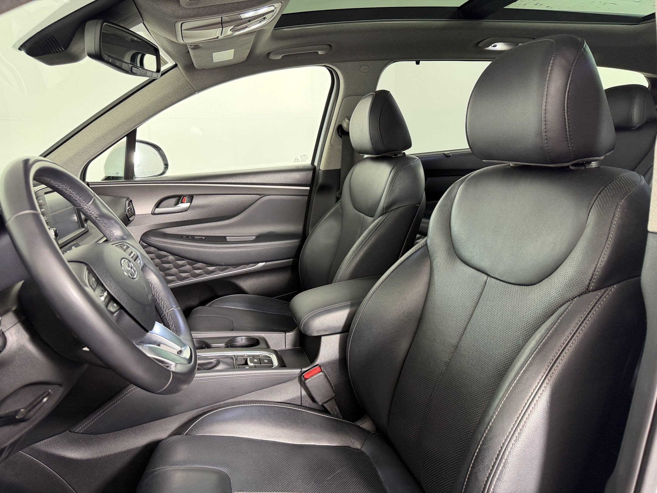Used 2019 Hyundai Santa Fe Limited FWD image 4