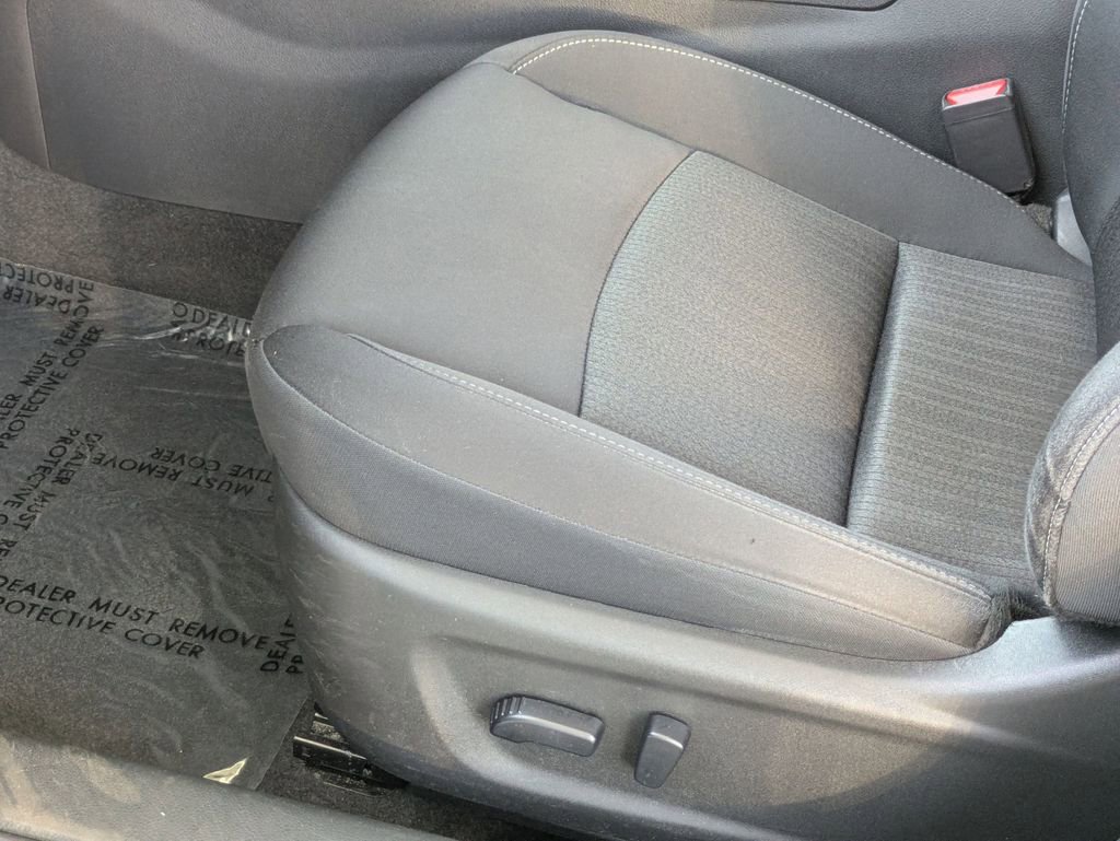 Used 2025 Nissan Altima 2.5 SV image 15