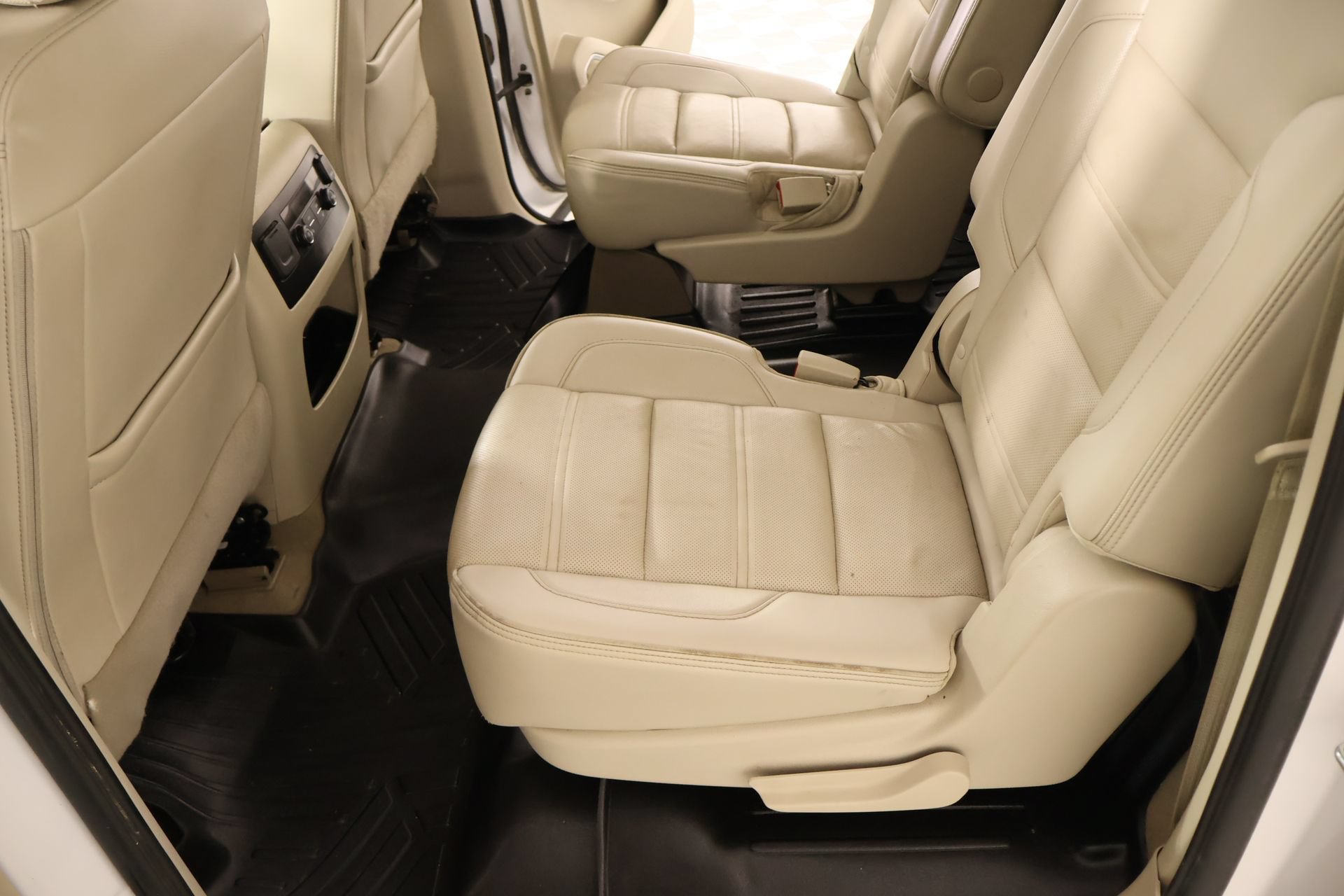 Used 2020 GMC Yukon XL Denali AWD/4WD image 13