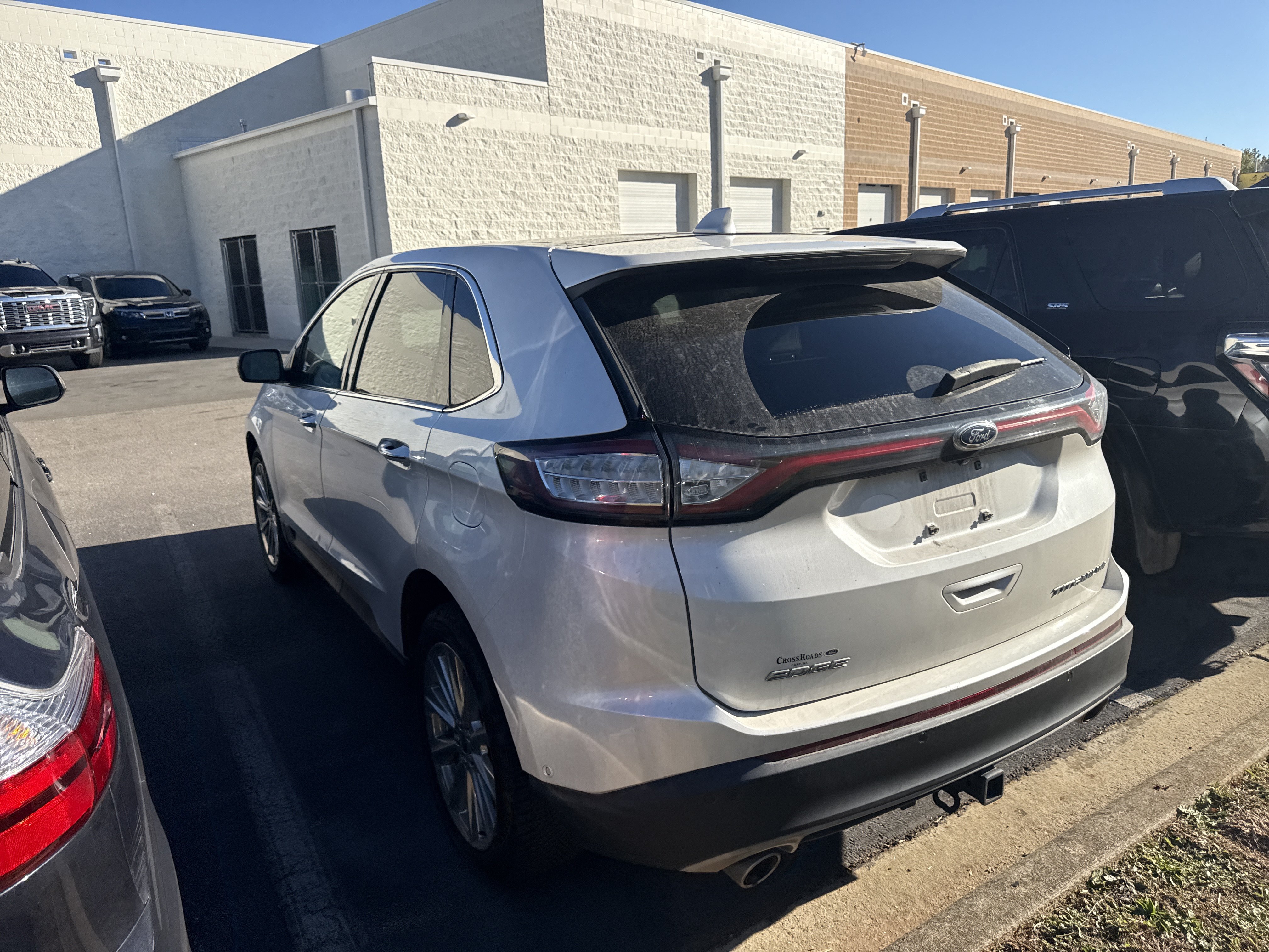 Used 2018 Ford Edge Titanium w/ Equipment Group 302A FWD image 10