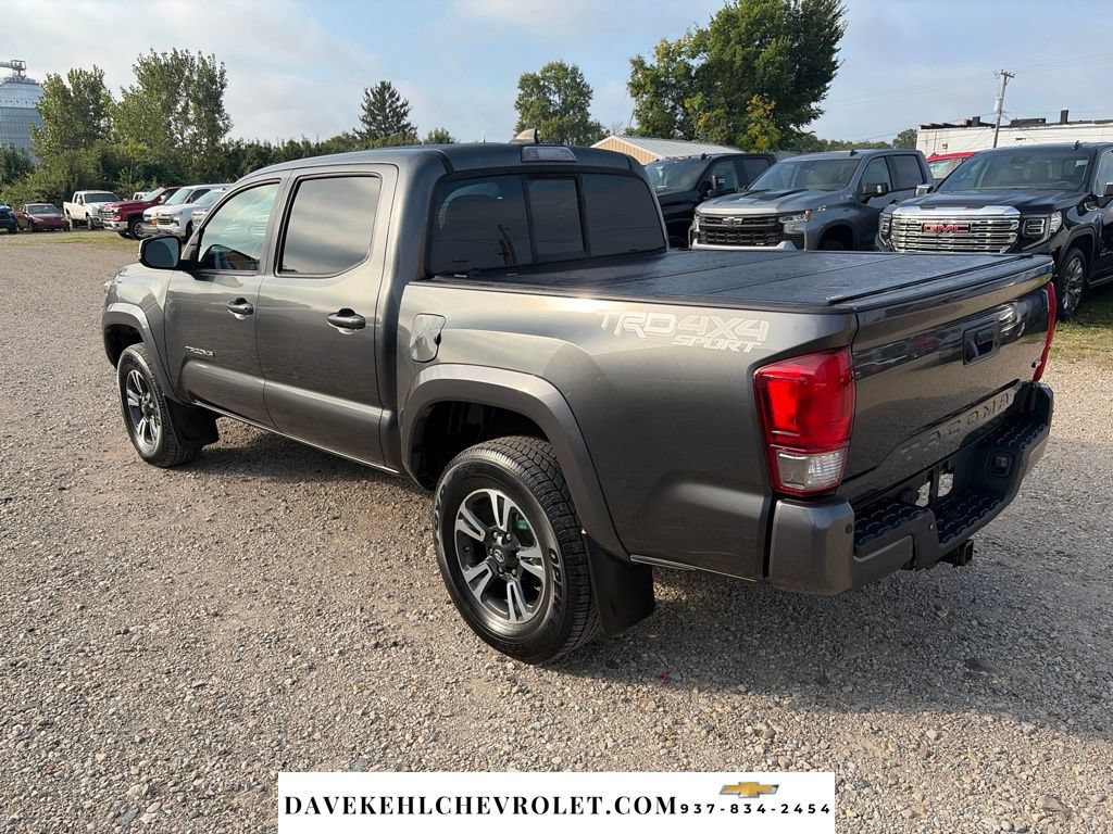 Used 2016 Toyota Tacoma TRD Sport AWD/4WD image 3
