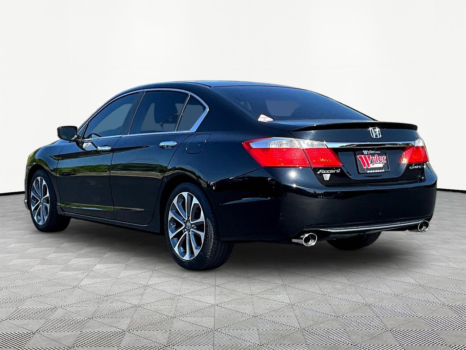 Used 2013 Honda Accord Sport image 4