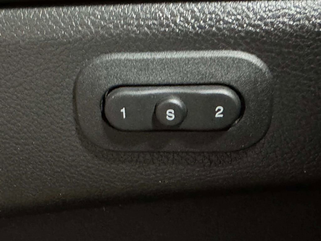 Used 2021 Jeep Grand Cherokee Limited w/ Luxury Group II image 8