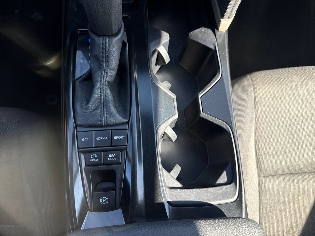 Used 2025 Toyota Camry LE FWD image 19