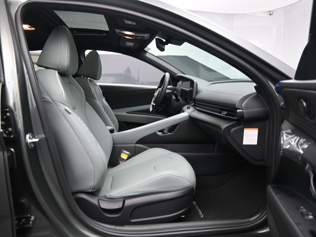 New 2026 Hyundai Elantra Limited w/ Cargo Package image 31