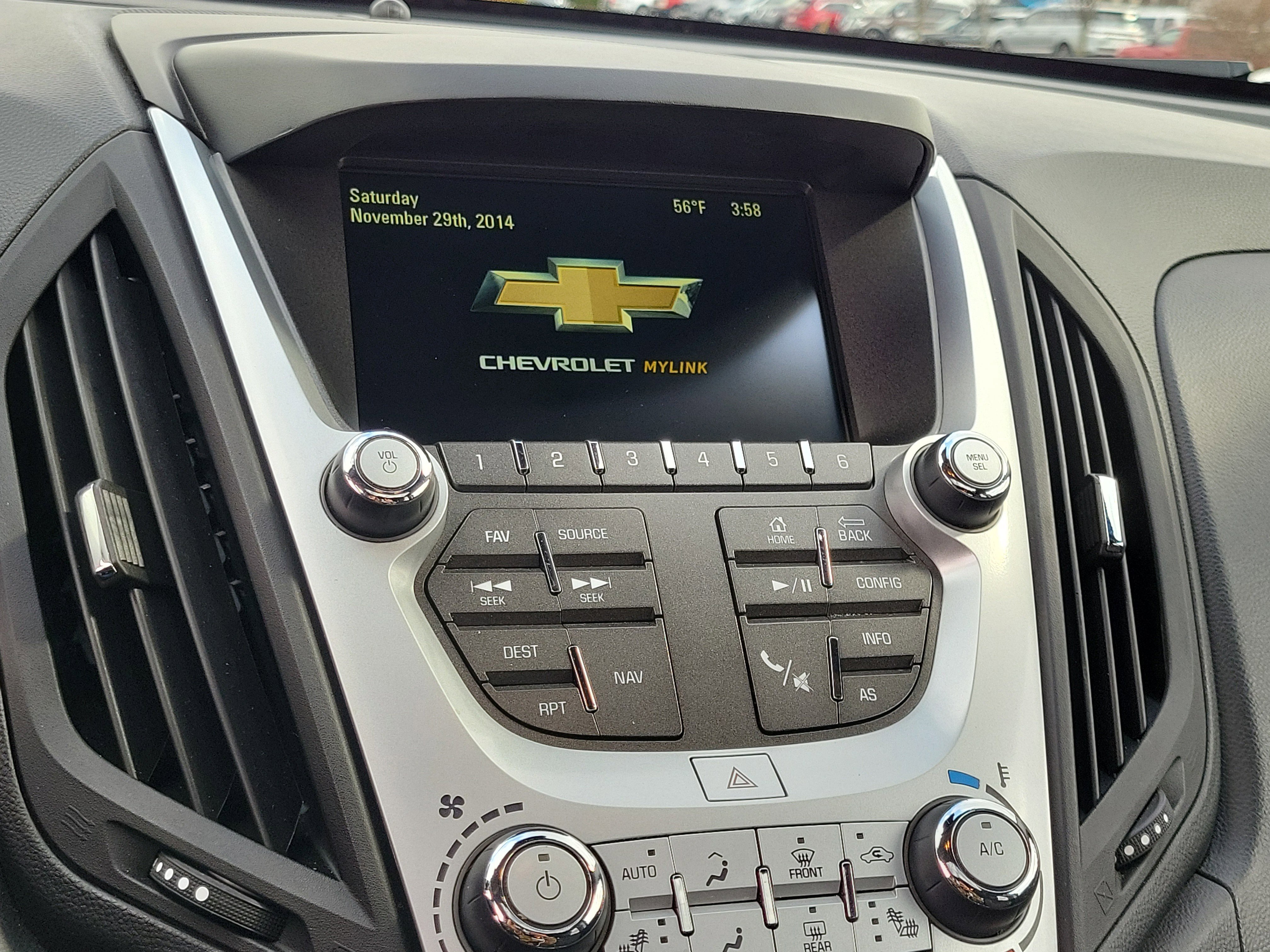 Used 2017 Chevrolet Equinox LT image 26