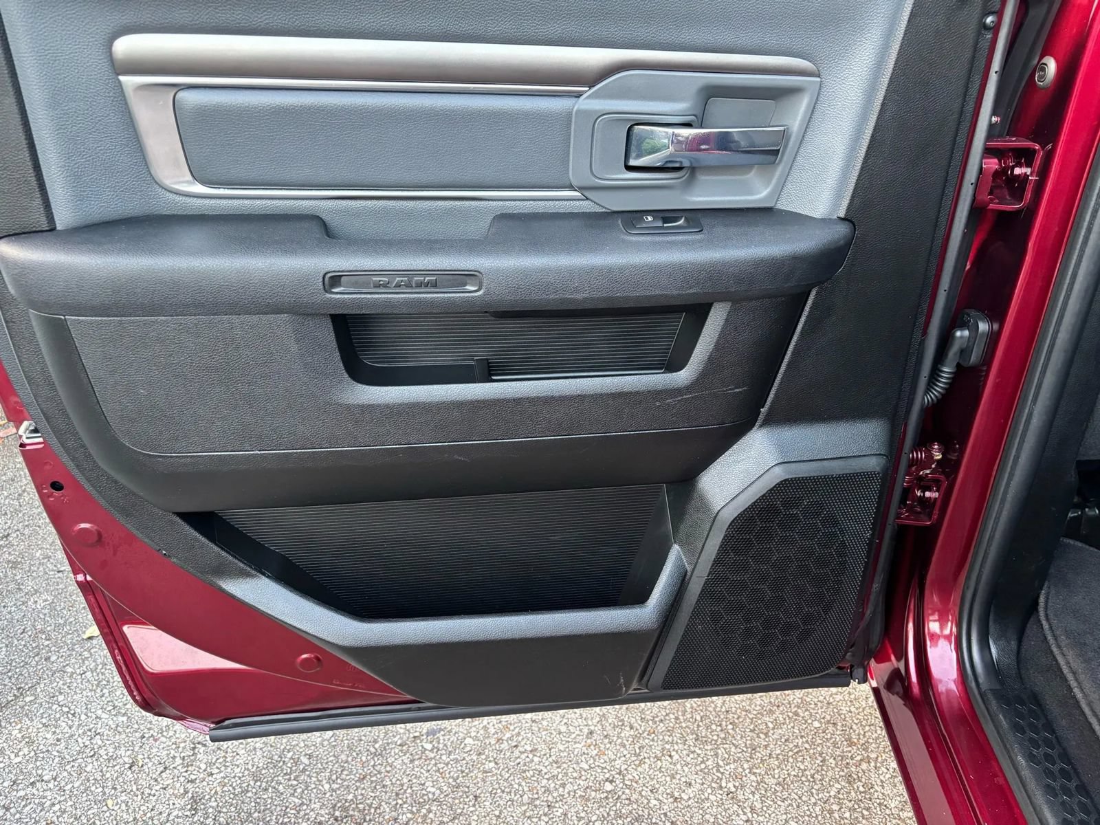 Used 2021 RAM 1500 Classic SLT AWD/4WD image 20