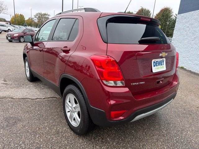 Used 2022 Chevrolet Trax LT w/ LT Convenience Package AWD/4WD image 3