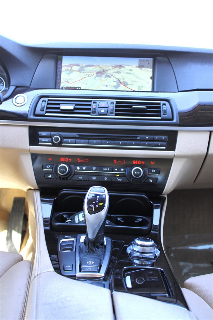 Used 2011 BMW 550i Sedan RWD image 12