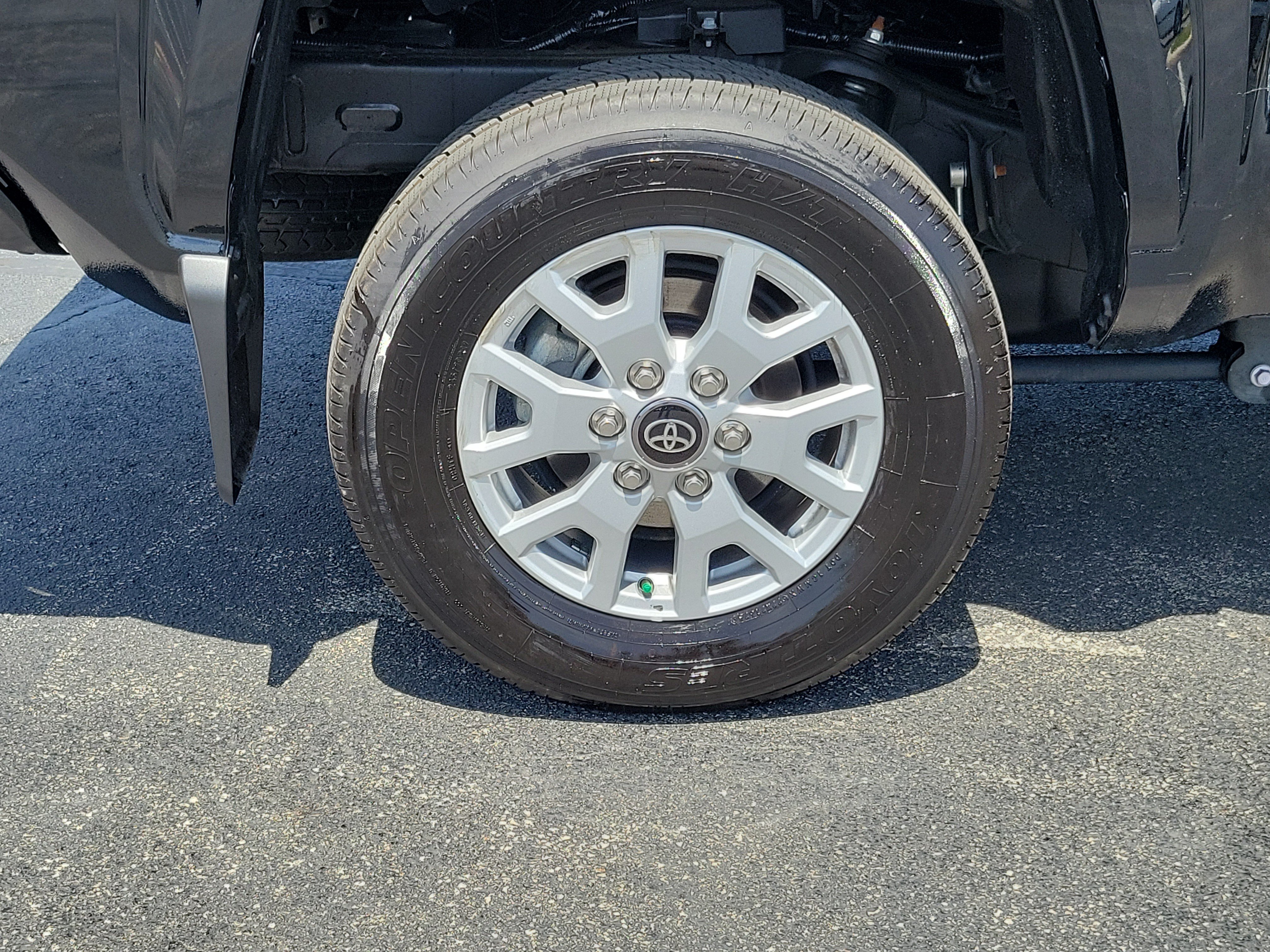 Certified 2025 Toyota Tacoma SR5 AWD/4WD image 6