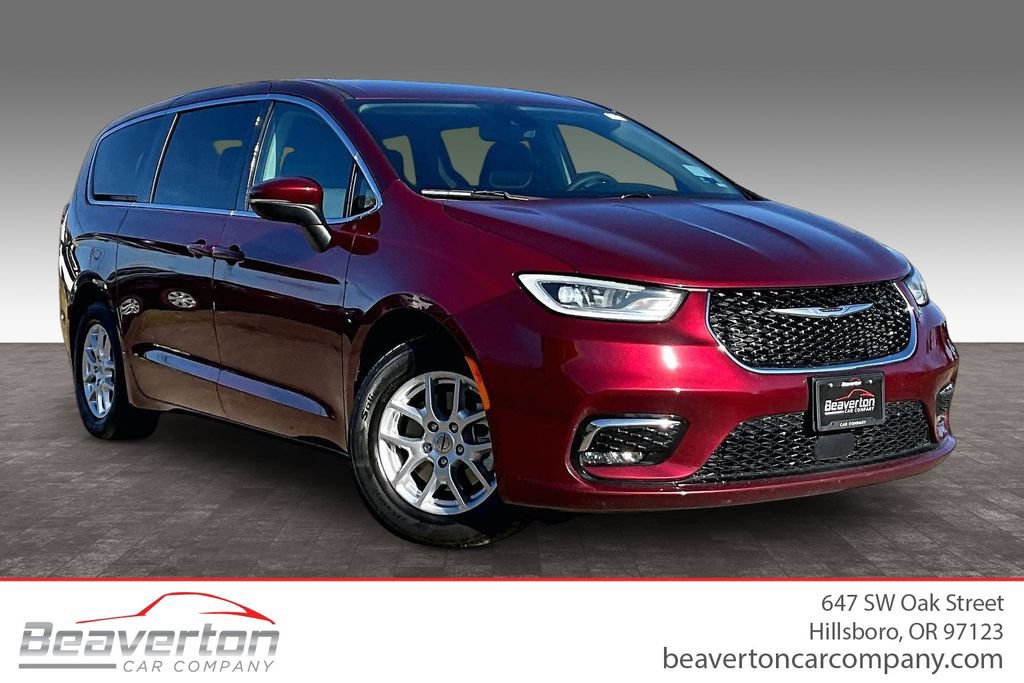 Used 2023 Chrysler Pacifica Touring-L FWD image 1