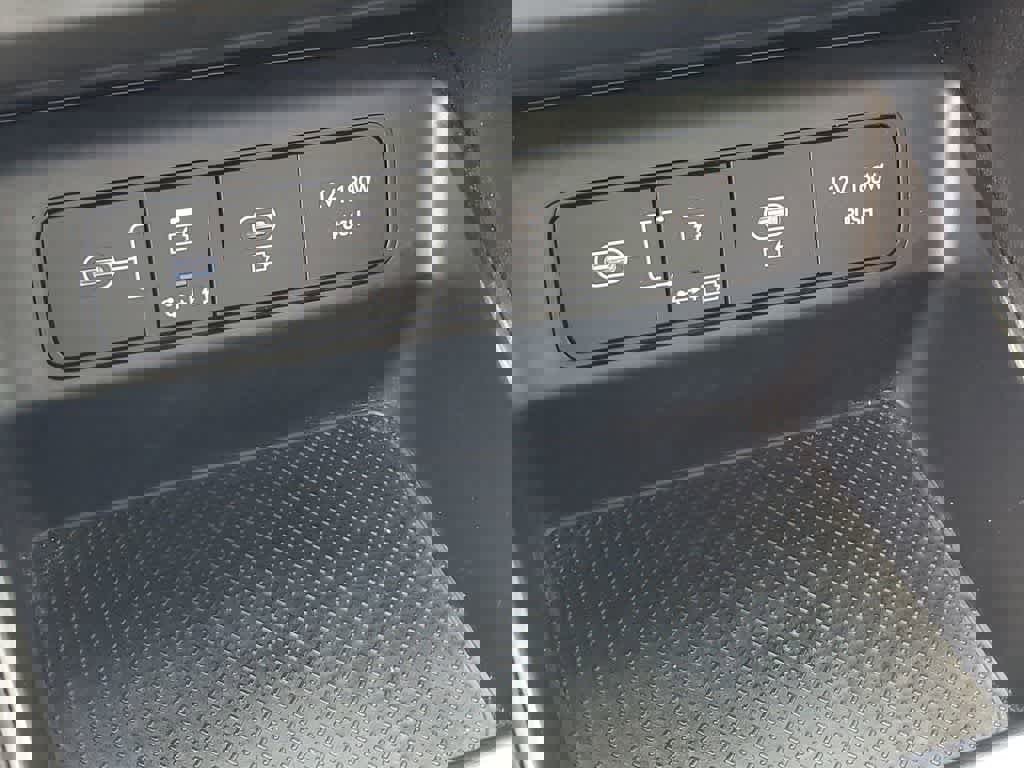 Used 2025 Hyundai Tucson SE image 29