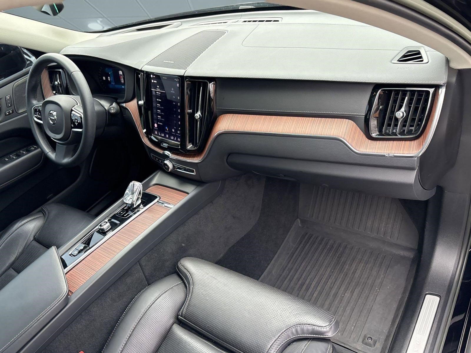 Certified 2023 Volvo XC60 B5 Ultimate image 29