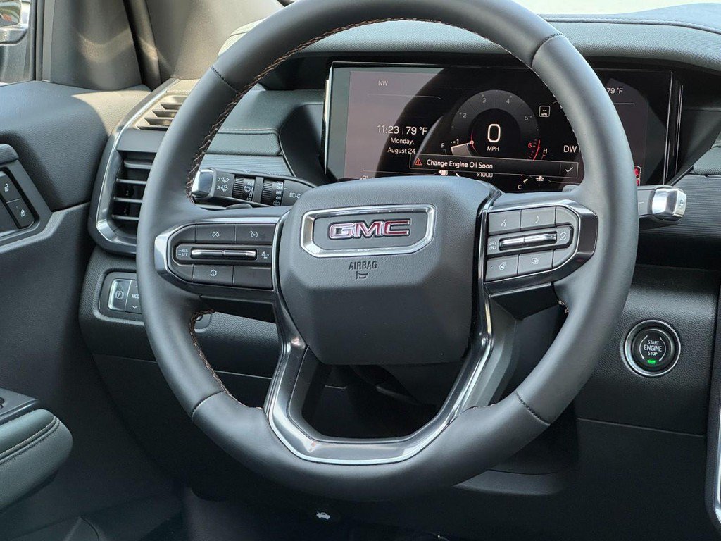 Used 2025 GMC Acadia AT4 w/ Luxury Package AWD/4WD image 14
