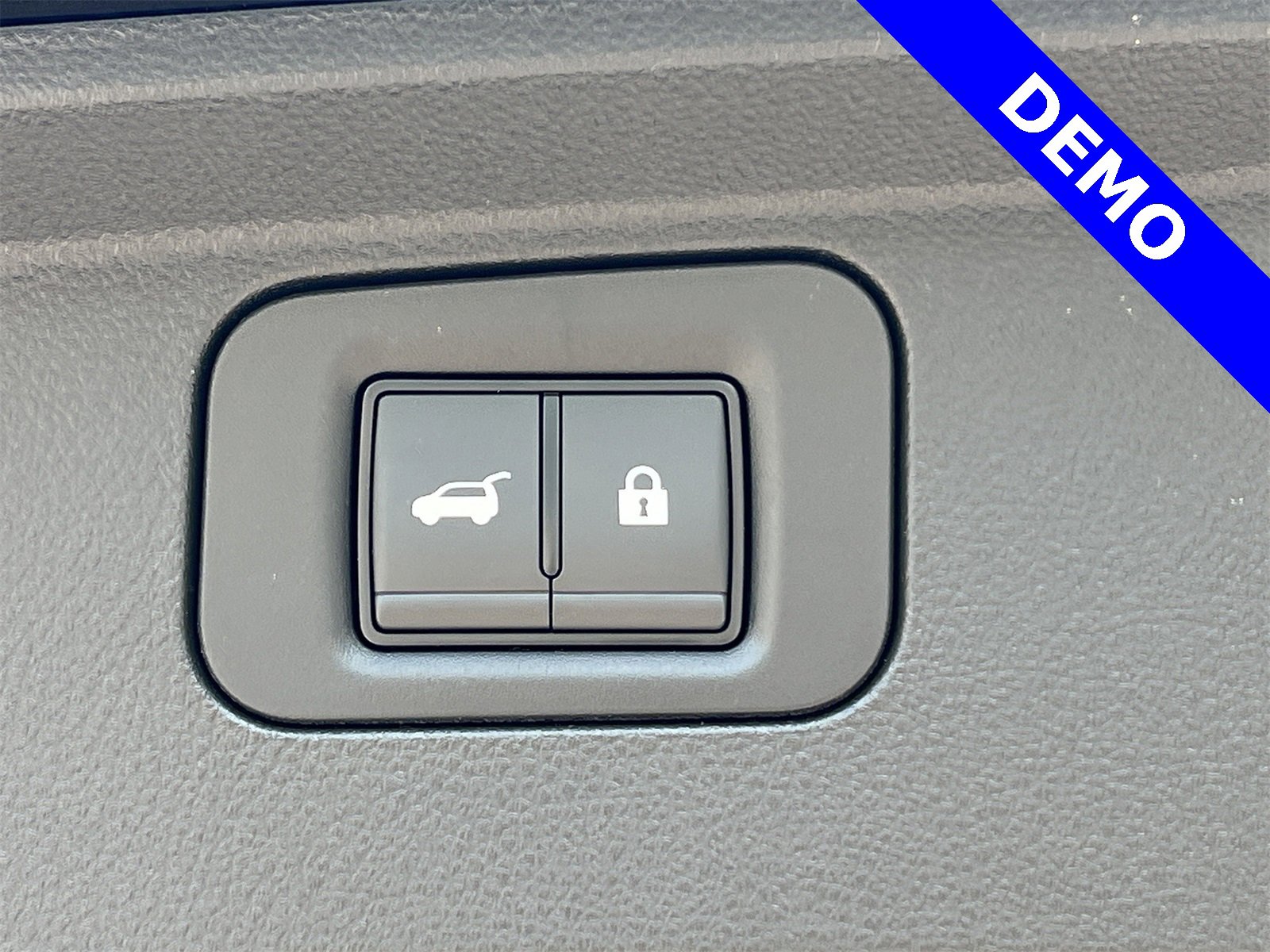 New 2025 Nissan Armada Platinum Reserve image 32