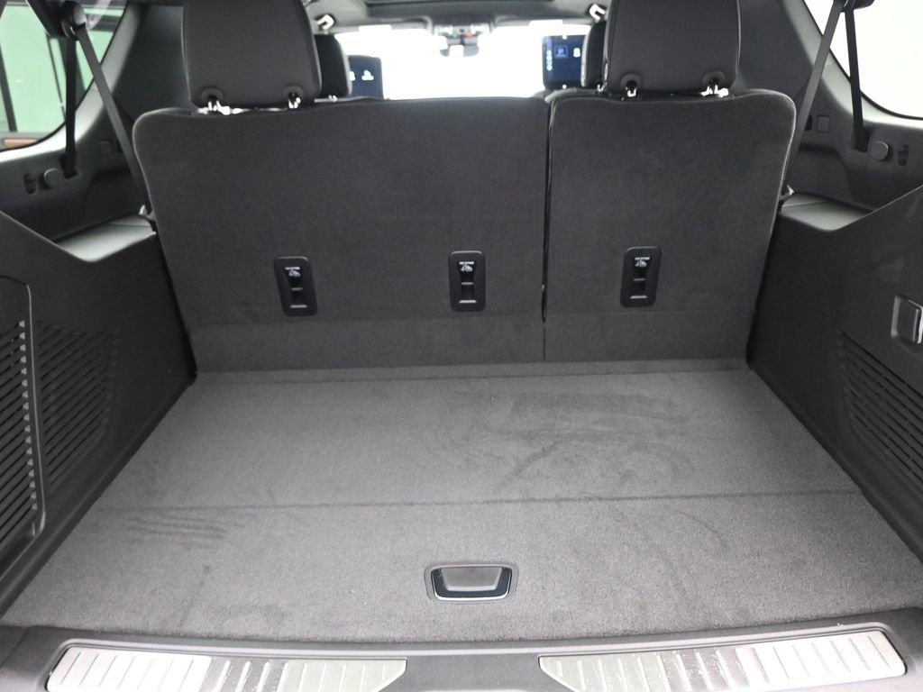 New 2025 GMC Yukon XL Denali w/ Denali Reserve Package image 27