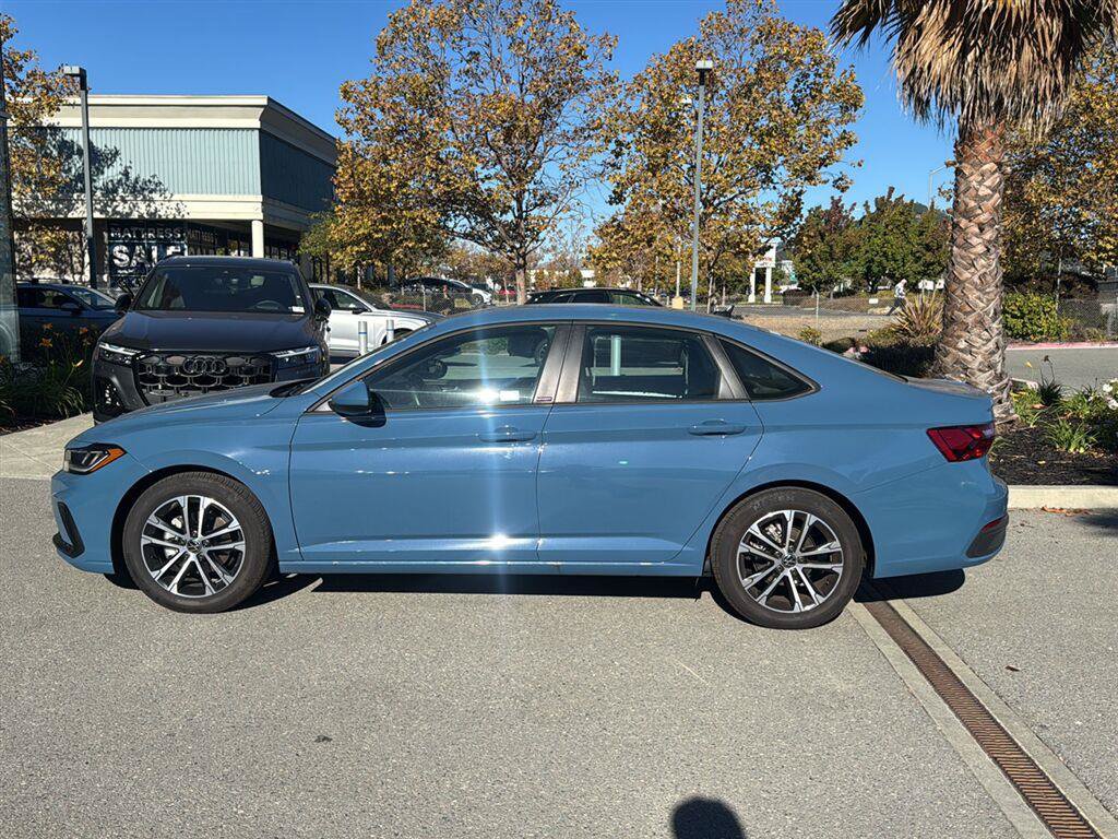 Used 2026 Volkswagen Jetta Sport FWD image 9
