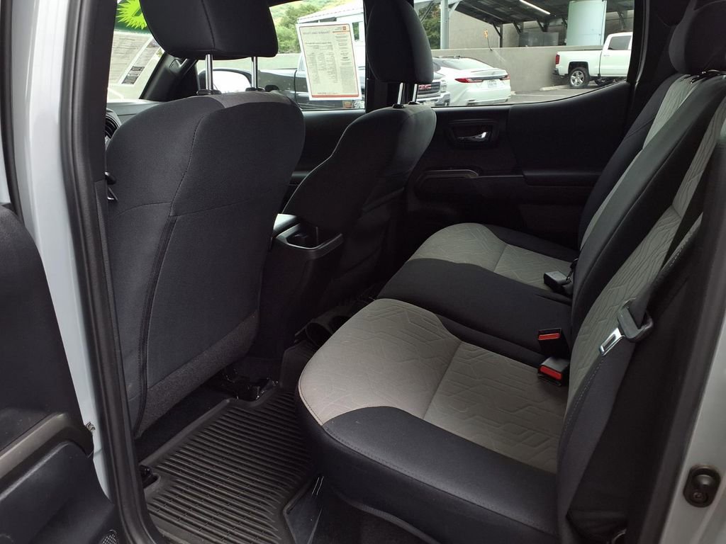 Used 2021 Toyota Tacoma TRD Sport w/ Technology Package RWD image 19