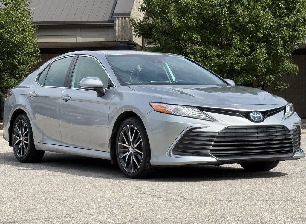 Used 2023 Toyota Camry XLE FWD image 7