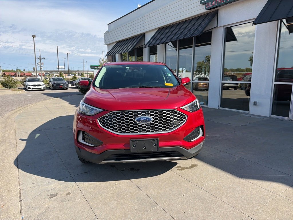Used 2024 Ford Edge SEL image 2