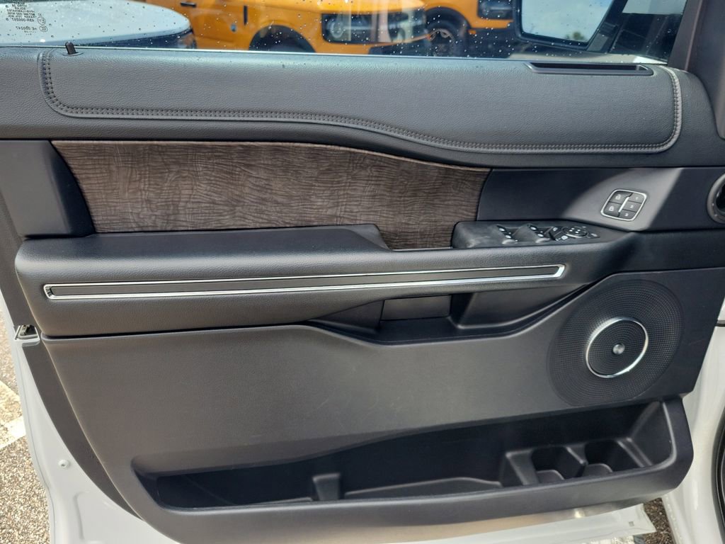 Used 2019 Ford Expedition Max Limited image 16
