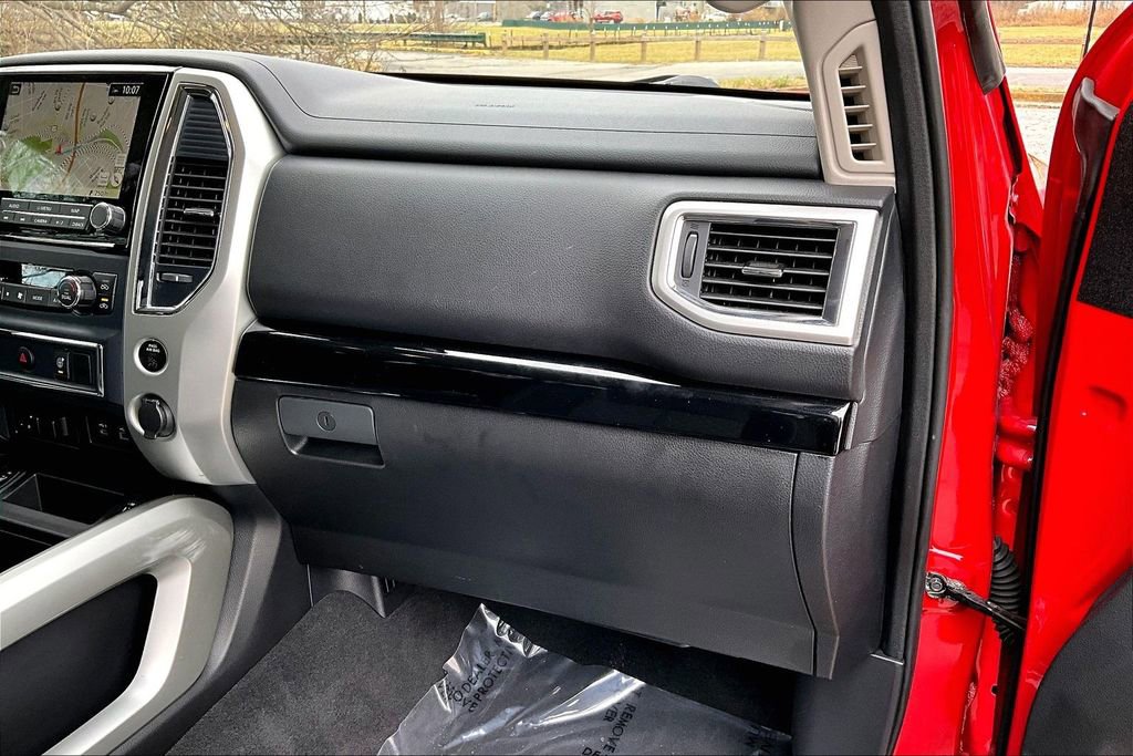 Used 2020 Nissan Titan SV w/ SV Convenience Package image 26