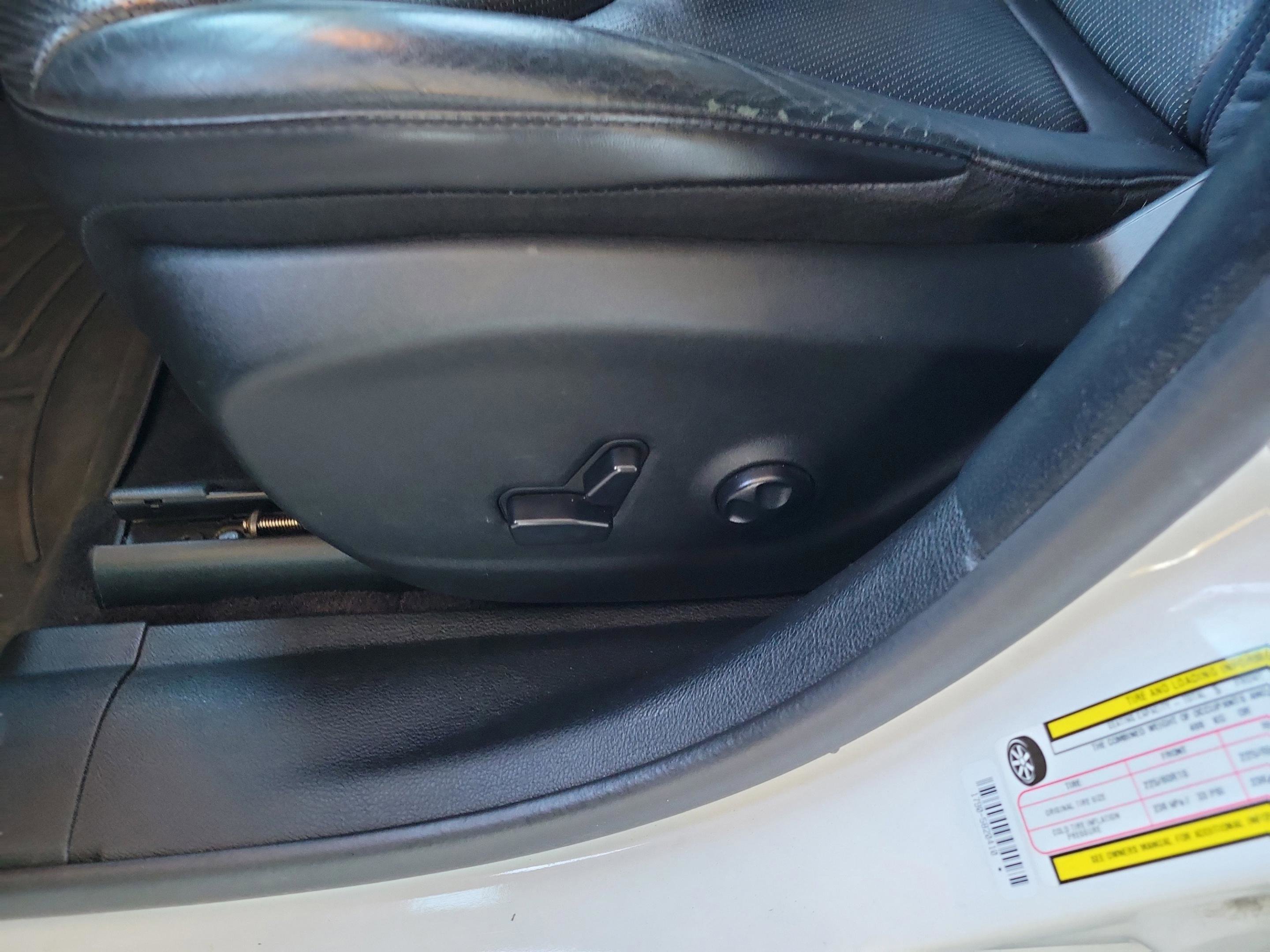 Used 2019 Jeep Cherokee Limited w/ Luxury Group image 29