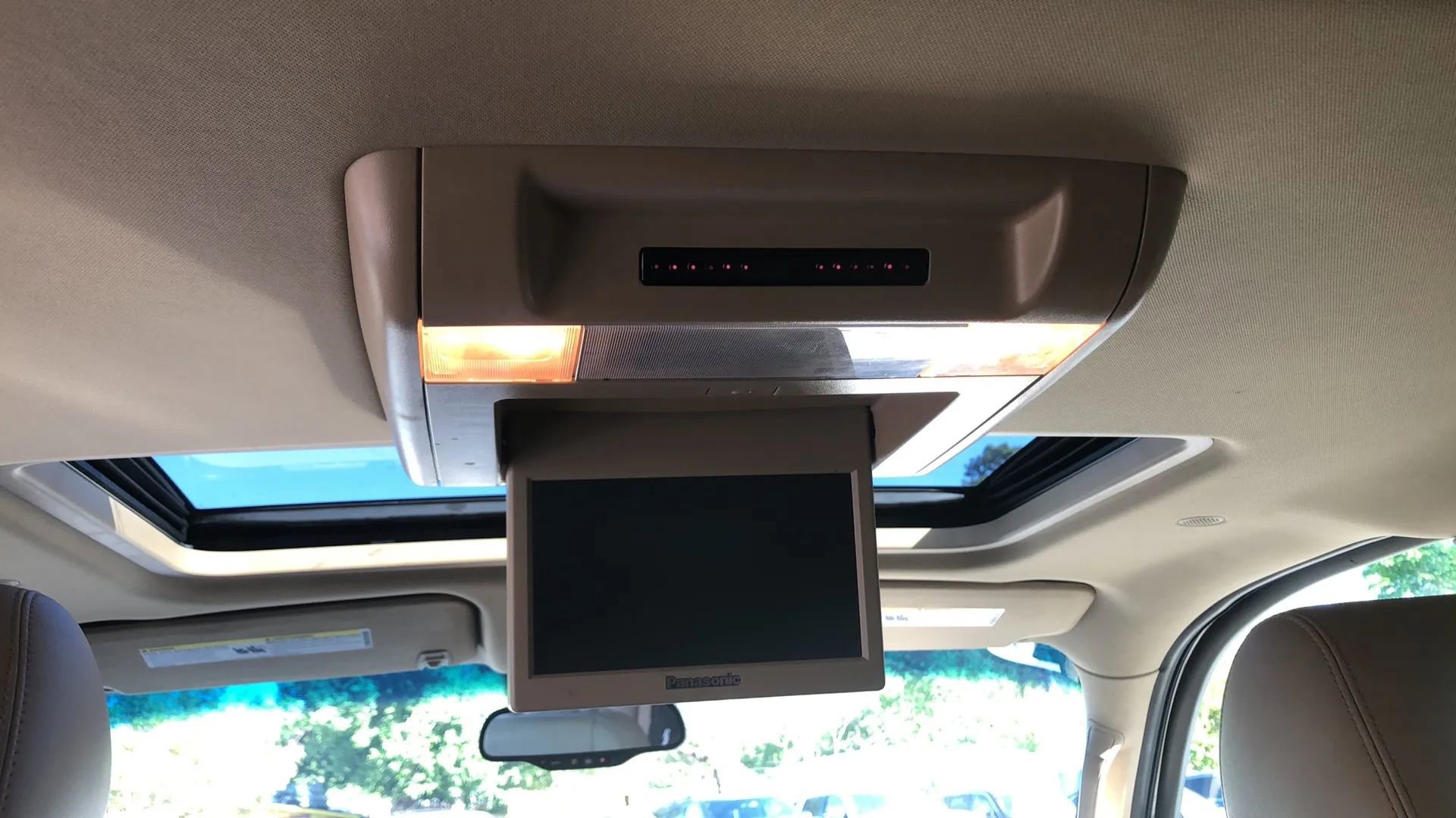 Used 2012 Cadillac Escalade Premium image 24