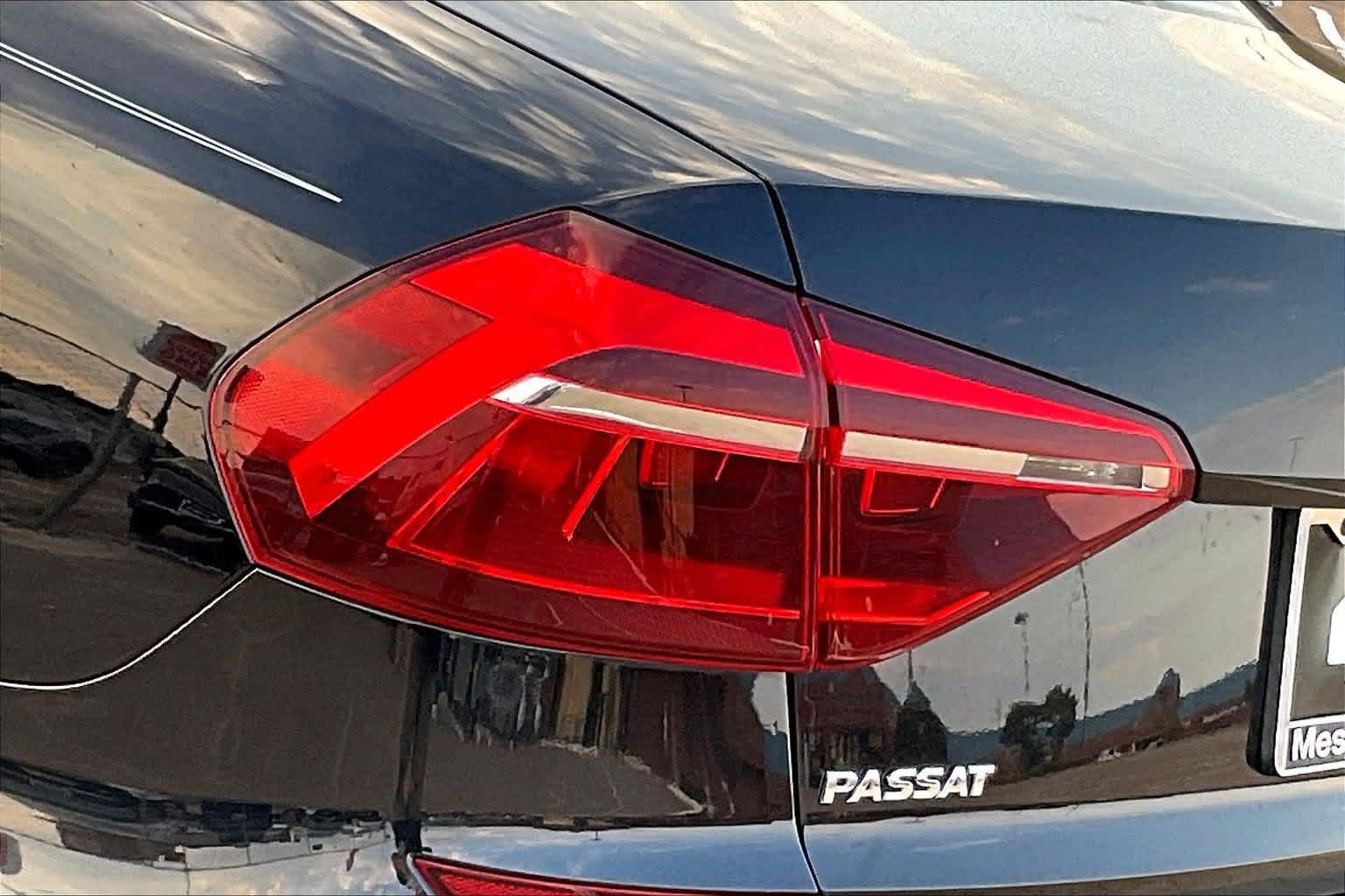 Used 2018 Volkswagen Passat 2.0T S w/ Driver Assistance Package FWD image 30