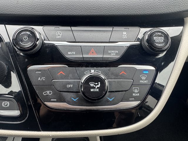 Used 2020 Chrysler Voyager Lxi FWD image 22