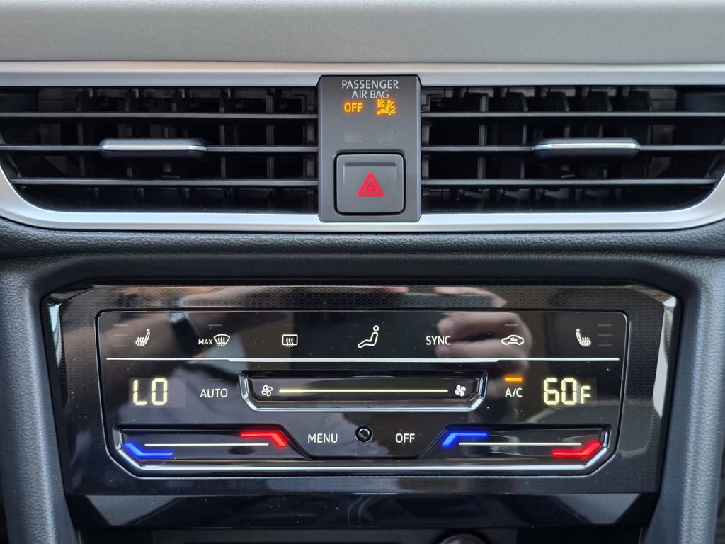 New 2026 Volkswagen Taos SE image 14
