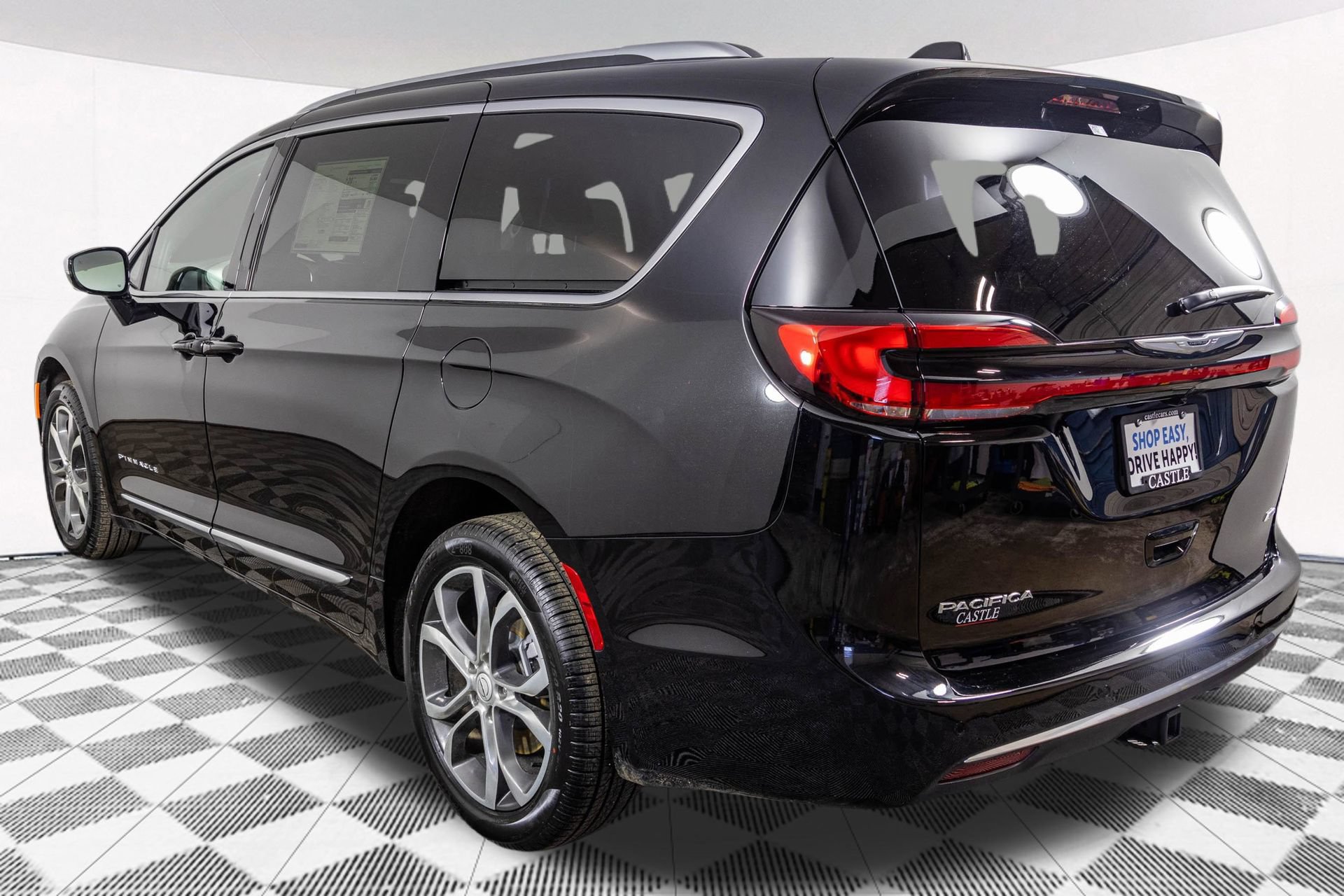 New 2026 Chrysler Pacifica Pinnacle w/ Trailer Tow Group AWD/4WD image 21