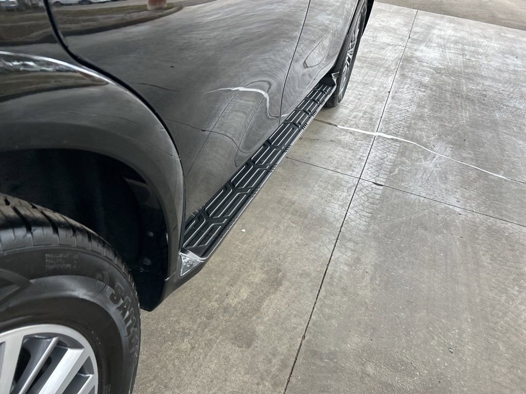 Used 2022 Nissan Armada SL w/ Captain's Chairs Package image 25