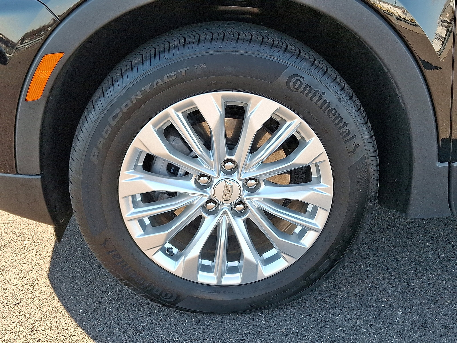 Used 2024 Cadillac XT4 Luxury w/ Cold Weather Package image 9