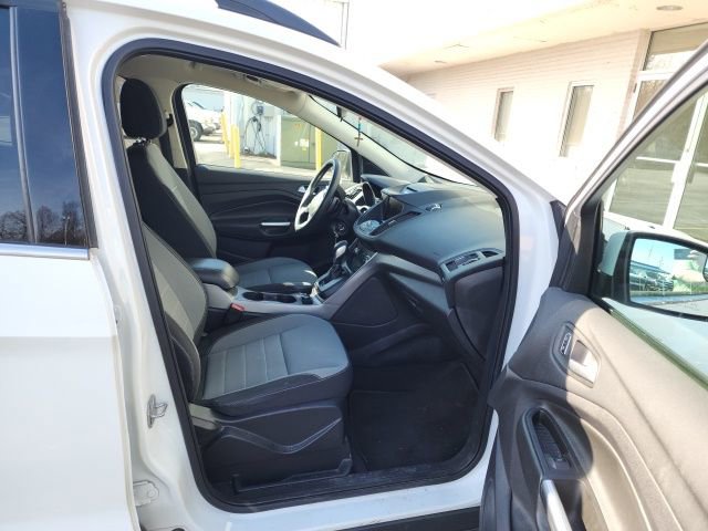 Used 2014 Ford Escape SE w/ Equipment Group 201A image 3