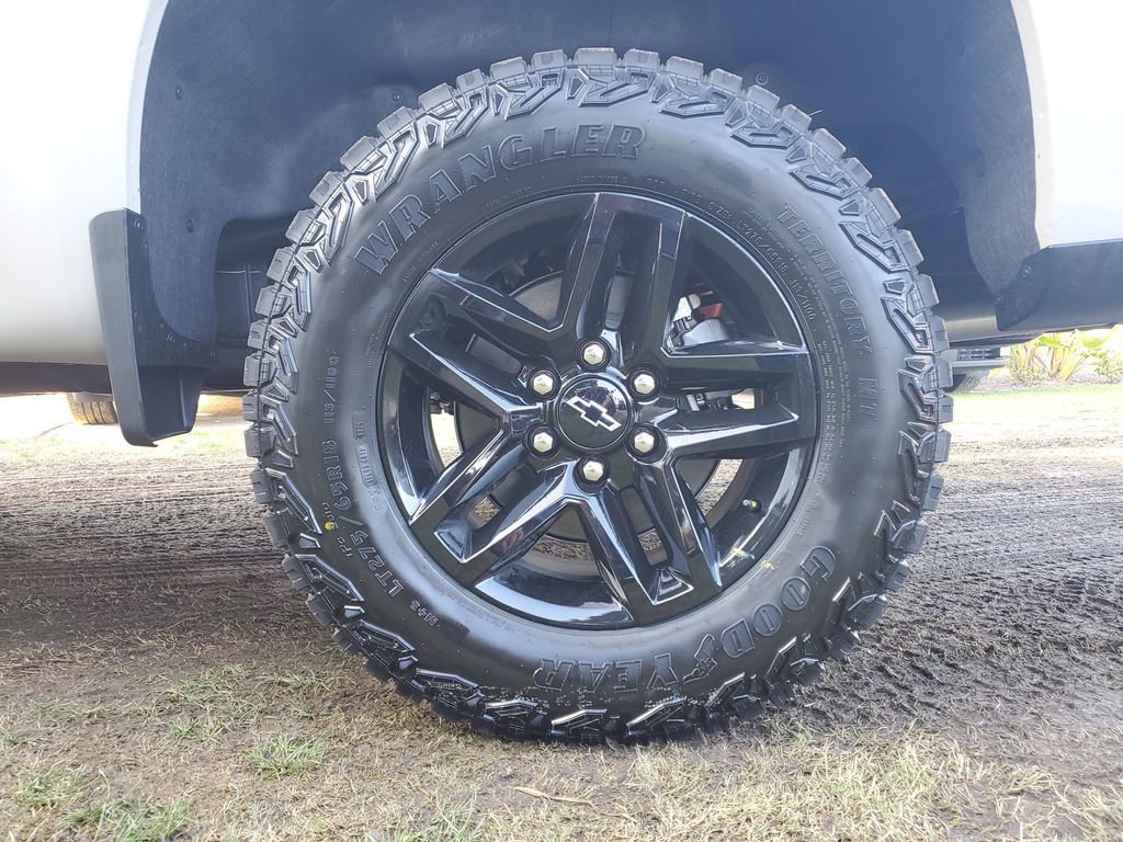 New 2026 Chevrolet Silverado 1500 Custom Trail Boss w/ Dark Appearance Package image 5