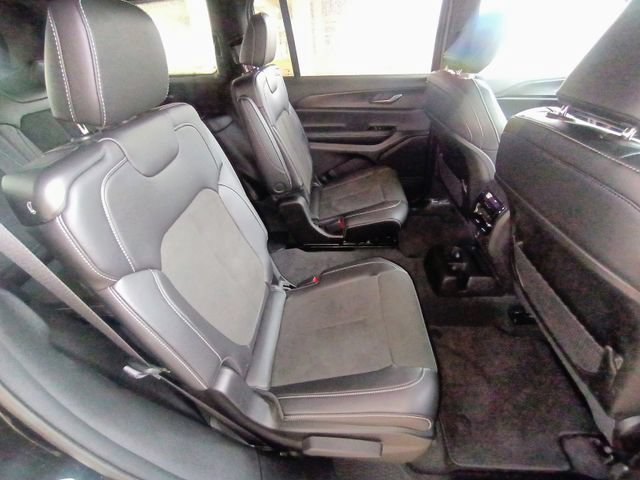 Used 2025 Jeep Grand Cherokee L Altitude RWD image 66