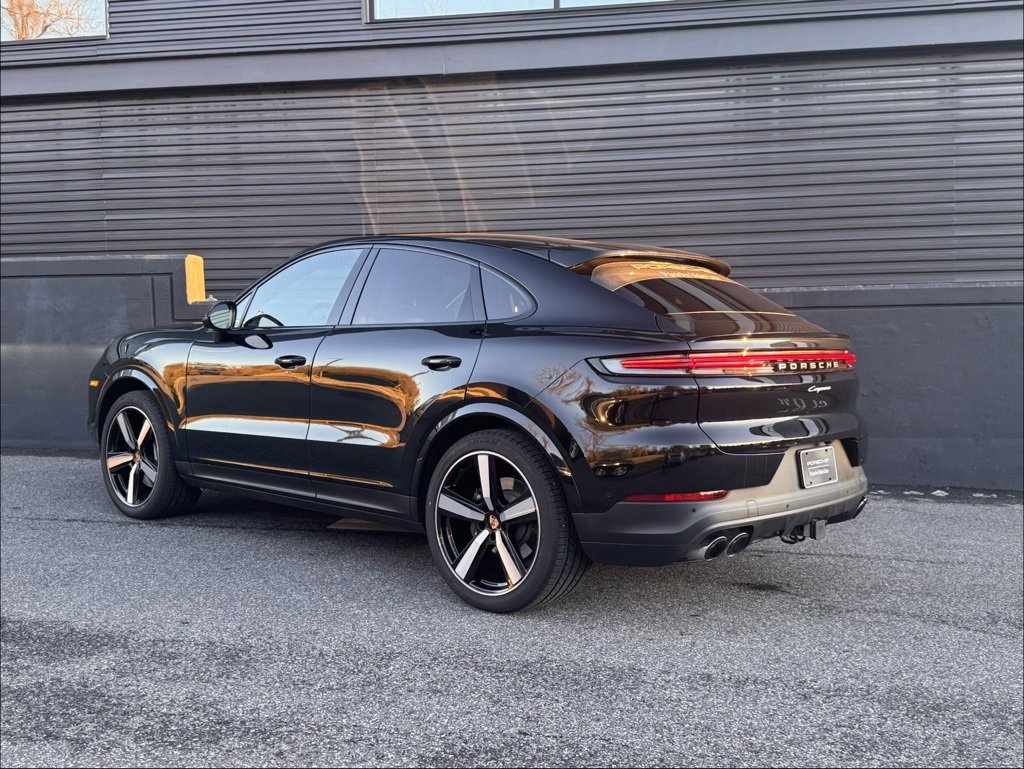 Certified 2025 Porsche Cayenne Coupe image 8
