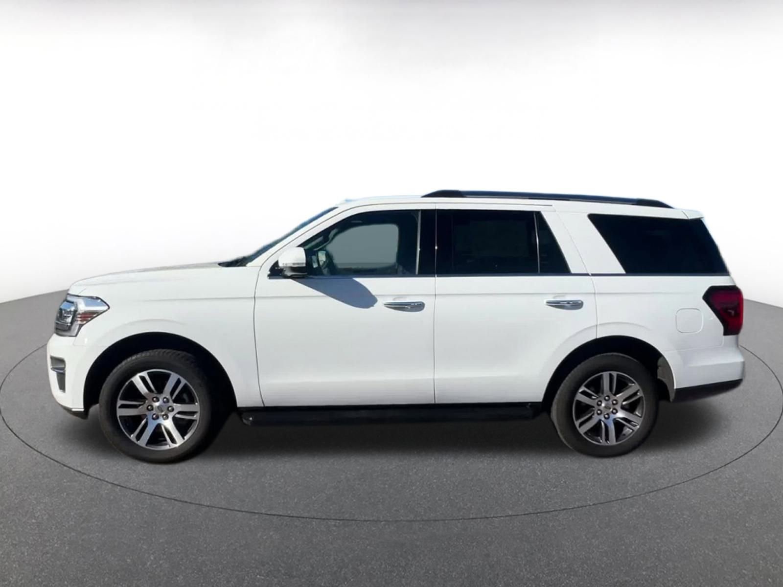 Used 2024 Ford Expedition Limited image 9