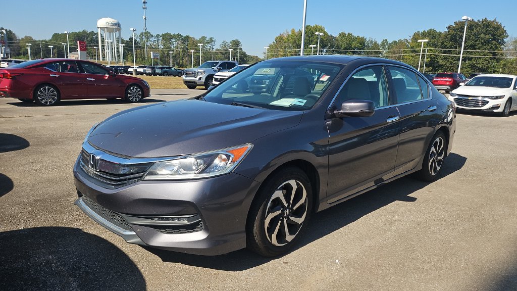 Used 2016 Honda Accord EX image 5