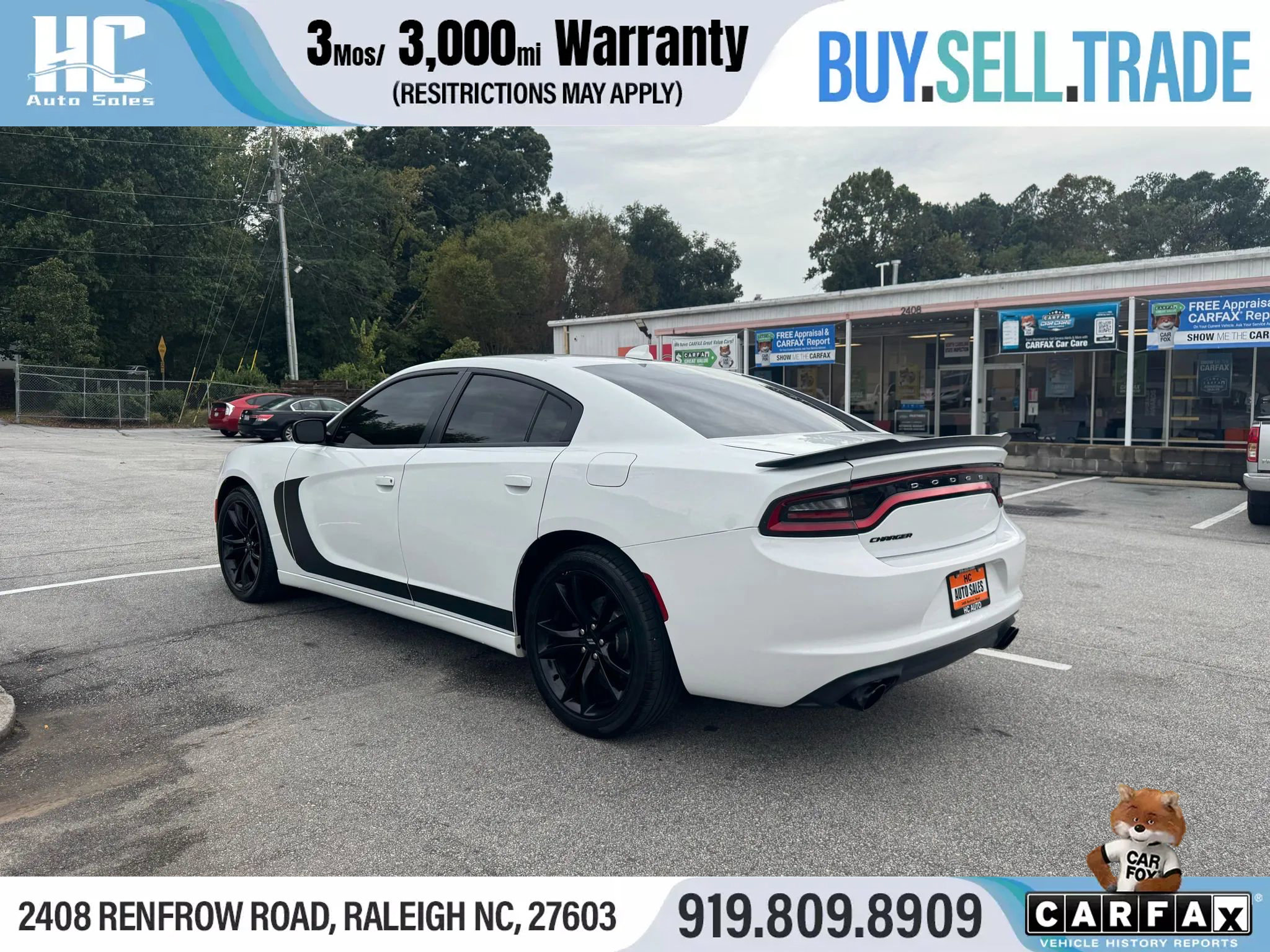 Used 2017 Dodge Charger SXT w/ Blacktop Package image 3